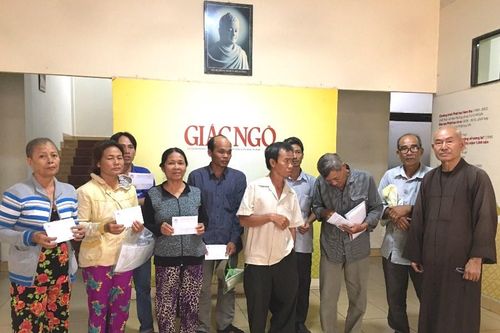 Trao hơn 140 triệu đồng bạn đọc Giác Ngộ tặng các bệnh nhân