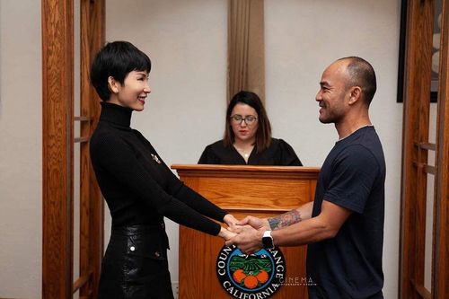 Siêu mẫu Xuân Lan đăng ký kết hôn và tổ chức lễ báo hỷ tại Mỹ