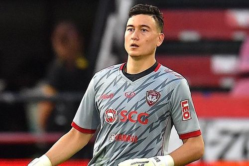 CĐV Thái Lan ghen tỵ với tài bắt penalty của Đặng Văn Lâm