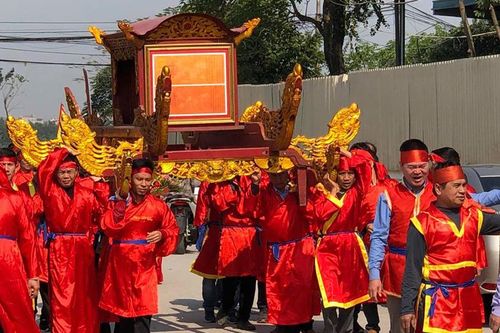 Đầu Xuân về làng Ném Thượng xem lễ hội chém lợn