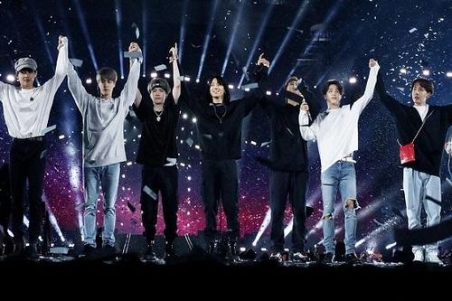 BTS vẫn luôn làm theo lời khuyên từ một người vô gia cư suốt 6 năm qua