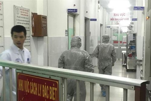 Phòng chống virus corona: Giám sát chặt tại sân bay Tân Sơn Nhất