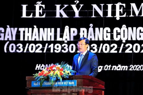 Đảng viên tốt là gương sáng cho quần chúng, đoàn viên thanh niên