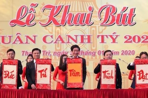 Khai bút đầu xuân Canh Tý tại đền thờ Chu Văn An