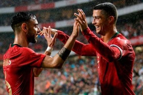 Ronaldo hết lời khen bản hợp đồng mới của MU