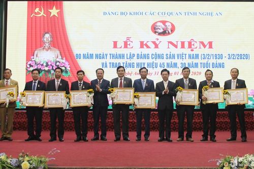 Đảng ủy Khối Các cơ quan tỉnh mít tinh kỷ niệm 90 năm ngày thành lập Đảng