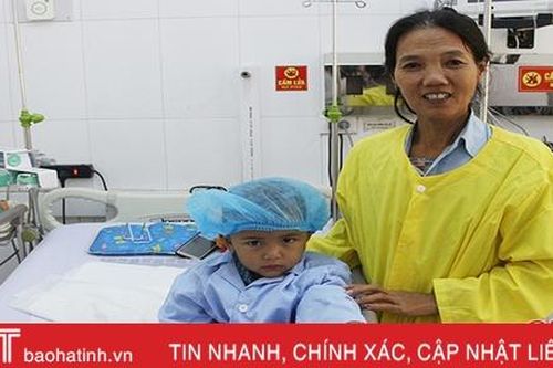 Bác sỹ Hà Tĩnh cứu bé gái thoát khỏi 'tử thần' sau chấn thương sọ não nặng