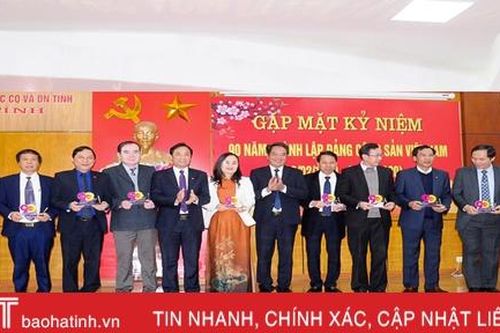 Khối cơ quan & doanh nghiệp Hà Tĩnh tuyên dương 30 bí thư, phó bí thư cấp ủy cơ sở tiêu biểu
