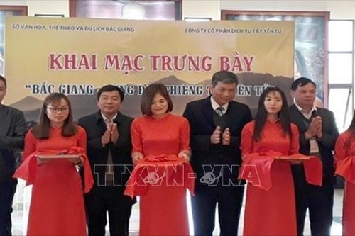 Trưng bày hơn 200 hình ảnh, hiện vật về Bắc Giang - vùng đất thiêng Tây Yên Tử