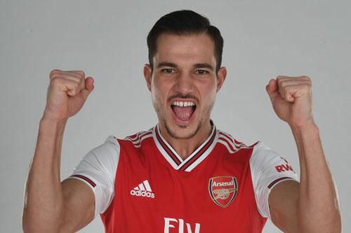 Arsenal đón thêm viện binh ngày cuối kỳ chuyển nhượng