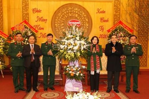 Các đoàn đại biểu chúc mừng Tỉnh ủy nhân kỷ niệm 90 năm ngày thành lập Đảng Cộng sản Việt Nam