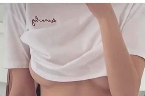 Ngọc Trinh táo bạo tạo dáng khoe body không mỡ thừa sau kỳ nghỉ Tết nhưng vẫn bị antifan 'cà khịa'