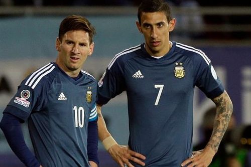 Messi được đồng đội ở tuyển Argentina tôn vinh