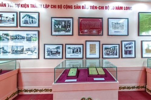 Thanh niên Hà Nội sinh hoạt truyền thống tại các địa chỉ 'đỏ'
