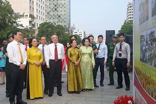 TP.HCM: Khai mạc triển lãm kỷ niệm 90 năm ngày thành lập Đảng