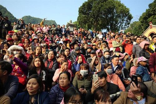 Giảm quy mô, thời gian tổ chức các lễ hội đã khai mạc