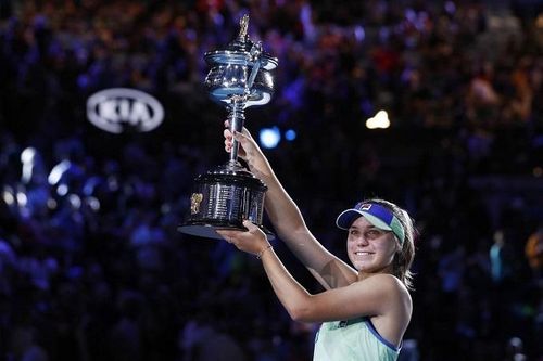 Sofia Kenin lần đầu đăng quang ngôi hậu tại Australia mở rộng