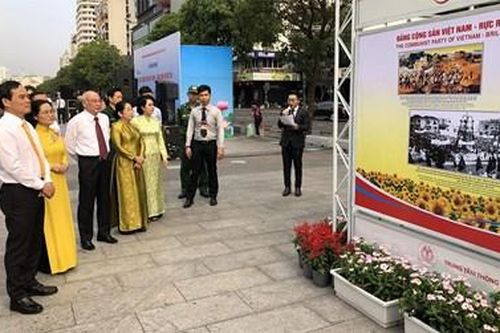 Sôi nổi các hoạt động kỷ niệm 90 năm Ngày thành lập Đảng