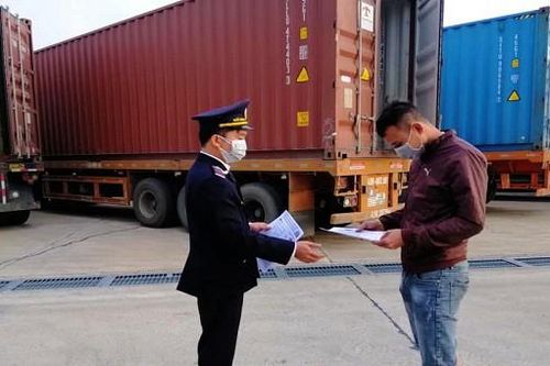 Quảng Trị theo dõi kỹ sức khỏe nam lao động xuất khẩu bị sốt khi trở về từ Trung Quốc