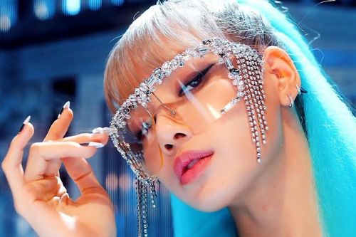 Lisa (Blackpink) hủy lịch trình tại Trung Quốc tránh vi-rút corona