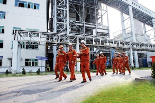 Doanh nghiệp ra quân thi đua sản xuất