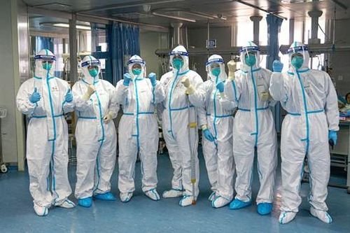 Những chuyện chưa kể về đội ngũ y bác sỹ trong tâm dịch ở Vũ Hán