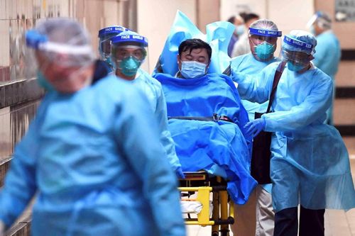 Giữa cúm corona, chính quyền nhiều nước phải đấu với 'virus tin giả'