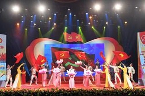 Sâu lắng Chương trình nghệ thuật 'Với Đảng vẹn tròn tin yêu'