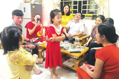 Dạy con từ chuyện lì xì