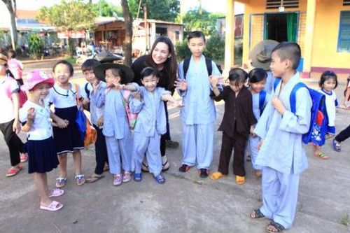 Sau ánh hào quang showbiz