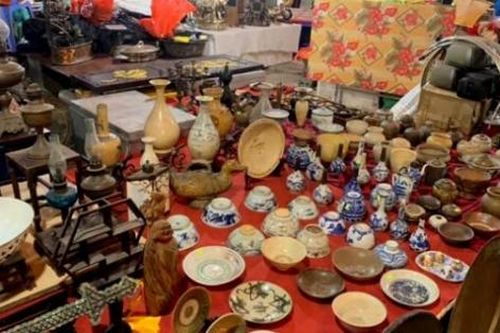 Lạc vào thế giới đồ cổ trong phiên chợ 'Âm phủ' mỗi năm chỉ họp 1 lần