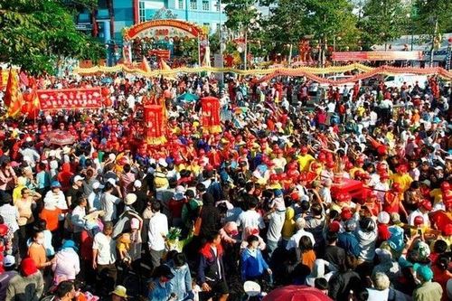 Bình Dương dừng lễ rước kiệu lớn nhất Nam Bộ phòng virus corona