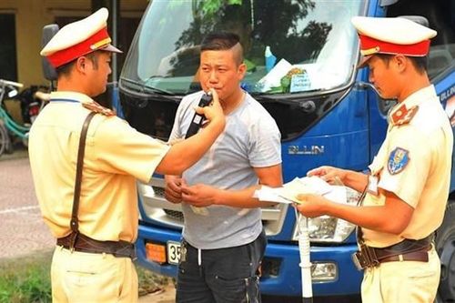 Phòng virus corona, CSGT phải tiệt trùng thiết bị đo nồng độ cồn