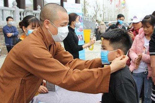 Chùa Tam Chúc chuẩn bị 10 vạn khẩu trang phát miễn phí cho du khách