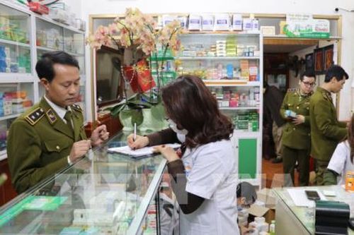 Xử lý gần 1.200 cửa hàng bán khẩu trang vi phạm
