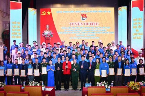 Tuyên dương 90 đảng viên trẻ tiêu biểu nhân dịp kỷ niệm 90 năm ngày thành lập Đảng