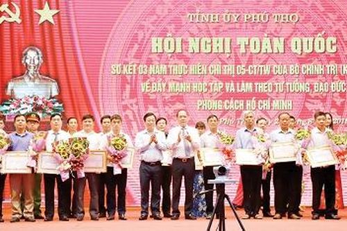 Xây dựng Đảng trong sạch vững mạnh theo tư tưởng Hồ Chí Minh