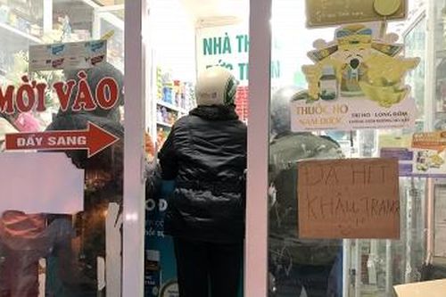 Người dân không nên mua khẩu trang ồ ạt gây khan hiếm hàng và đẩy giá lên cao