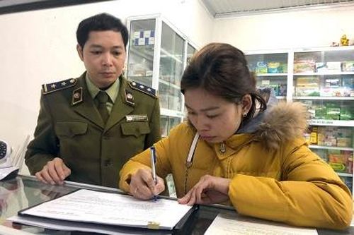 Xử phạt hiệu thuốc 9,5 triệu đồng vì không niêm yết giá
