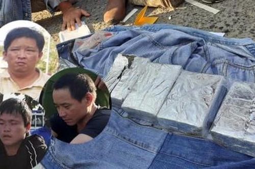 Chặn 2 ô tô, bắt 3 đối tượng cùng 14 bánh heroin
