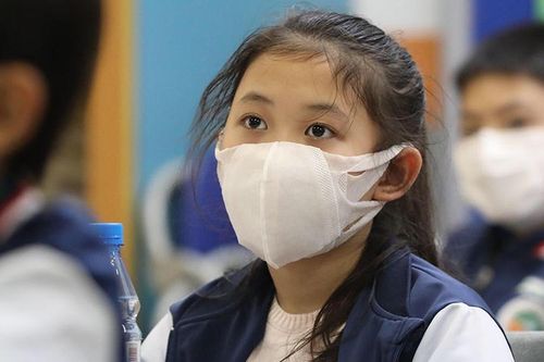 Trường tư ở Hà Nội nghỉ học, phụ huynh phấp phỏng đợi tin từ trường công