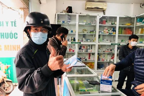 Thị trường khẩu trang y tế Hà Nội 'khan hàng'