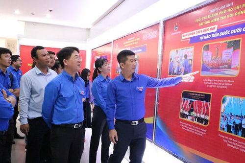 TP HCM: Khai mạc triển lãm ảnh 'Tuổi trẻ thành phố sắt son niềm tin với Đảng'