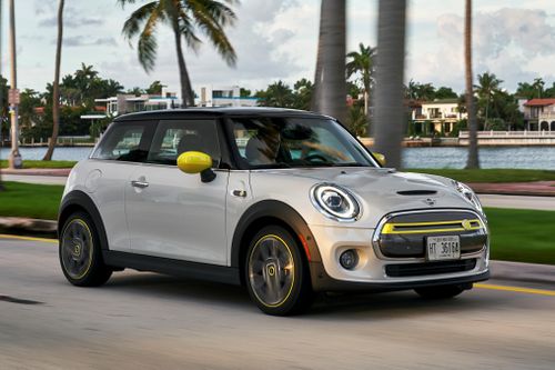 Mini Cooper mới hoãn ra mắt vô thời hạn vì Brexit