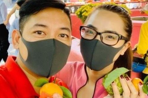 Dàn sao Việt mua vàng, làm cỗ cúng ngày vía Thần Tài