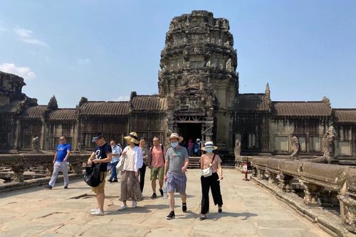Virus corona 'phủ bóng đen' lên ngành du lịch