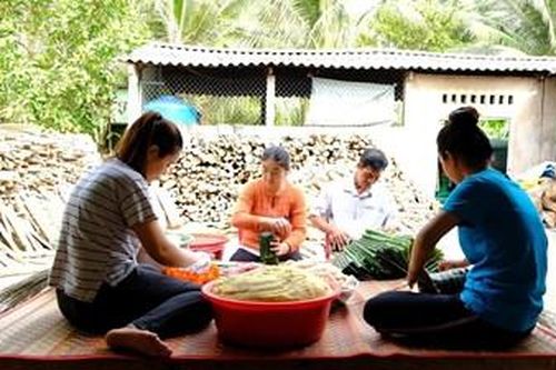 Xuân vui tươi, thắm tình đoàn kết