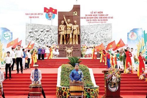 Mốc son Cờ Đỏ