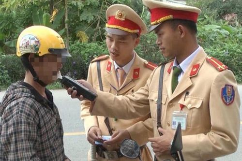 CSGT đo nồng độ cồn thể nào để tránh dịch viêm phổi do nCoV?