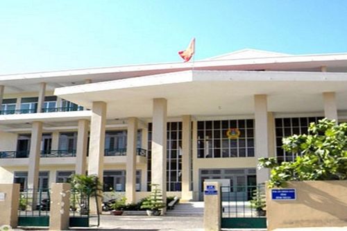 Bình Thuận cấp khẩu trang cho đương sự đến Tòa làm việc